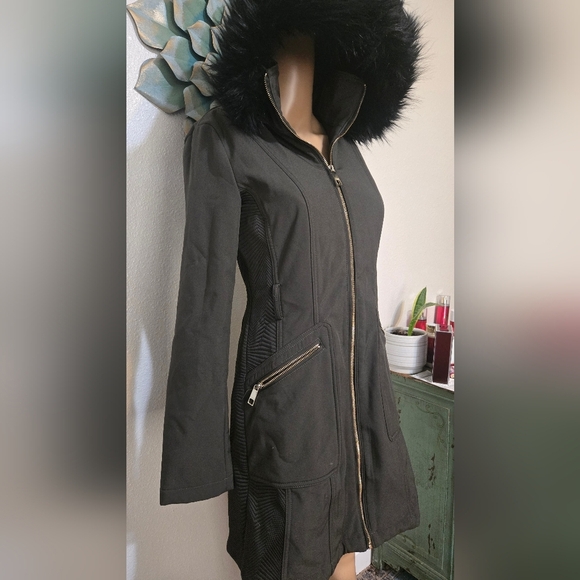 Coat - Picture 2 of 4